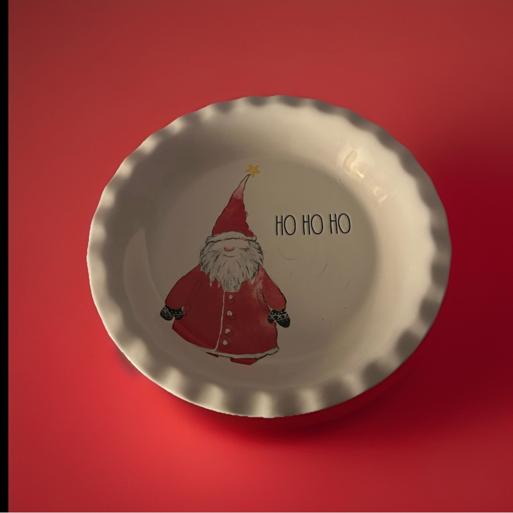Rae Dunn Santa Pie Dish - Red and White